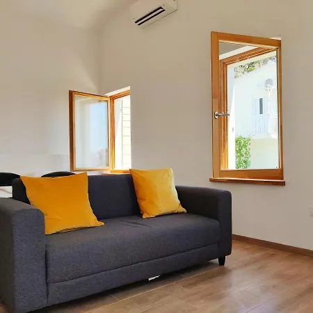 Brand New W Balcony & Perfect Seaview At Center