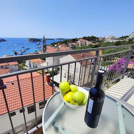Apartment Brand New W Balcony & Perfect Seaview At Center *