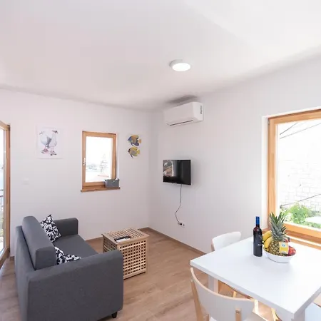 Apartment Brand New W Balcony & Perfect Seaview At Center *