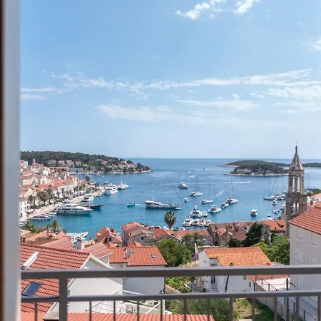 Brand New W Balcony & Perfect Seaview At Center Apartment *